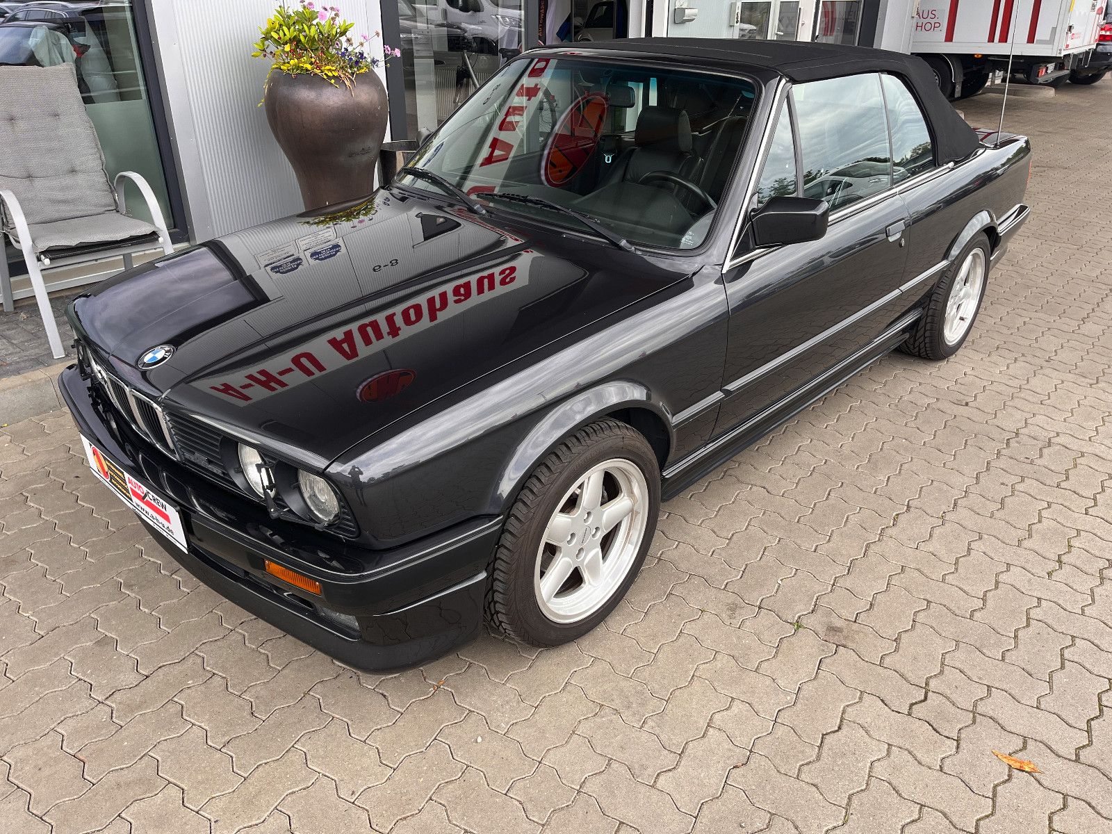 Fahrzeugabbildung BMW 320i Cabrio  A/C Schnitzer Optik / nur 99044 km