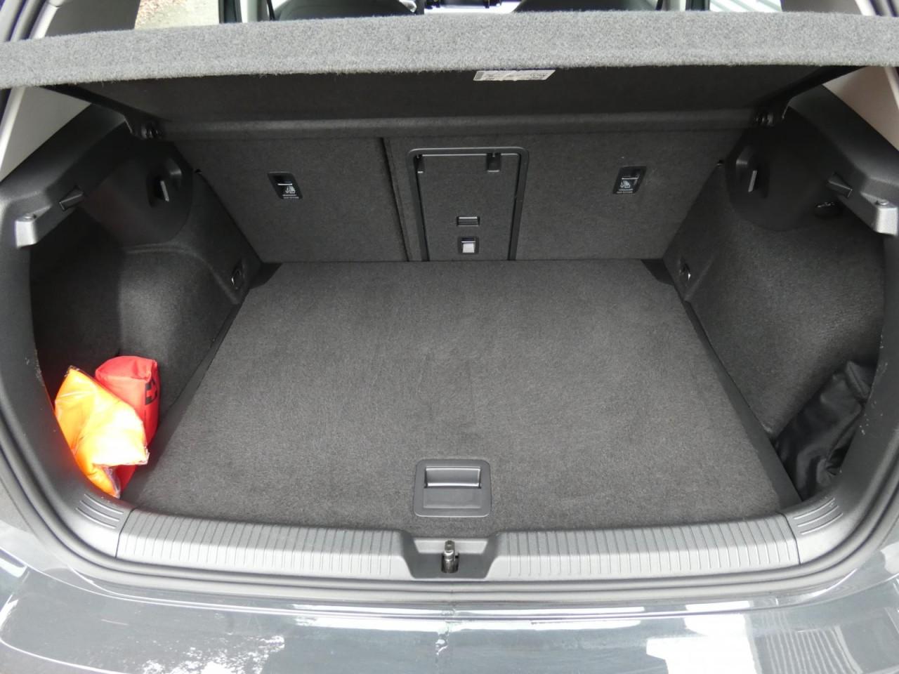 Volkswagen Golf VIII 2.0 TDI Life LED SHZ PDC App-Connect, миниатюра 8