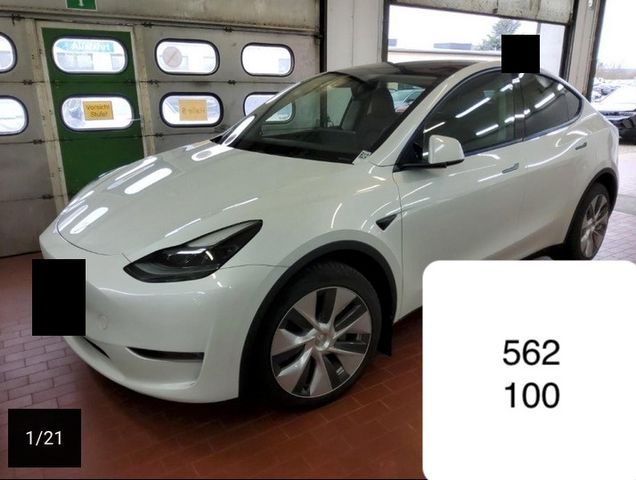 Tesla Model Y Long Range AWD 75 kWh Wärmepumpe 19"Pano