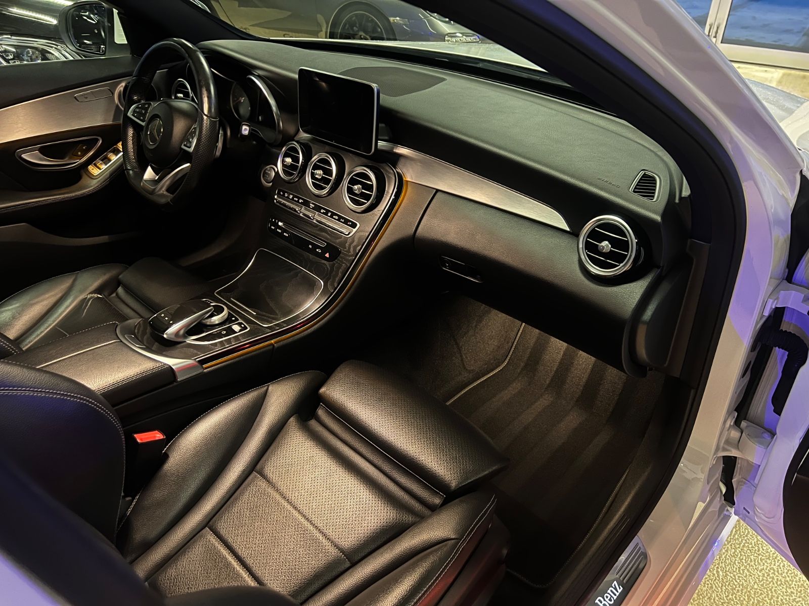 Fahrzeugabbildung Mercedes-Benz C 350 T e Edition C AMG LINE *LED*NAVI*LEDER*