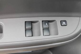 Mitsubishi L200 2.4 DID Base Extra DC 4WD MT