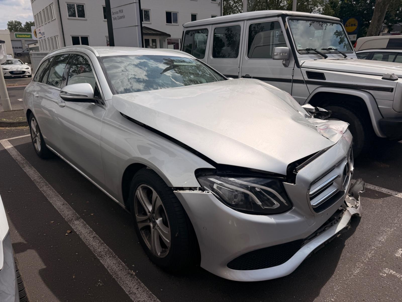 Mercedes-Benz E 220 d T Avantgarde Motor OK!