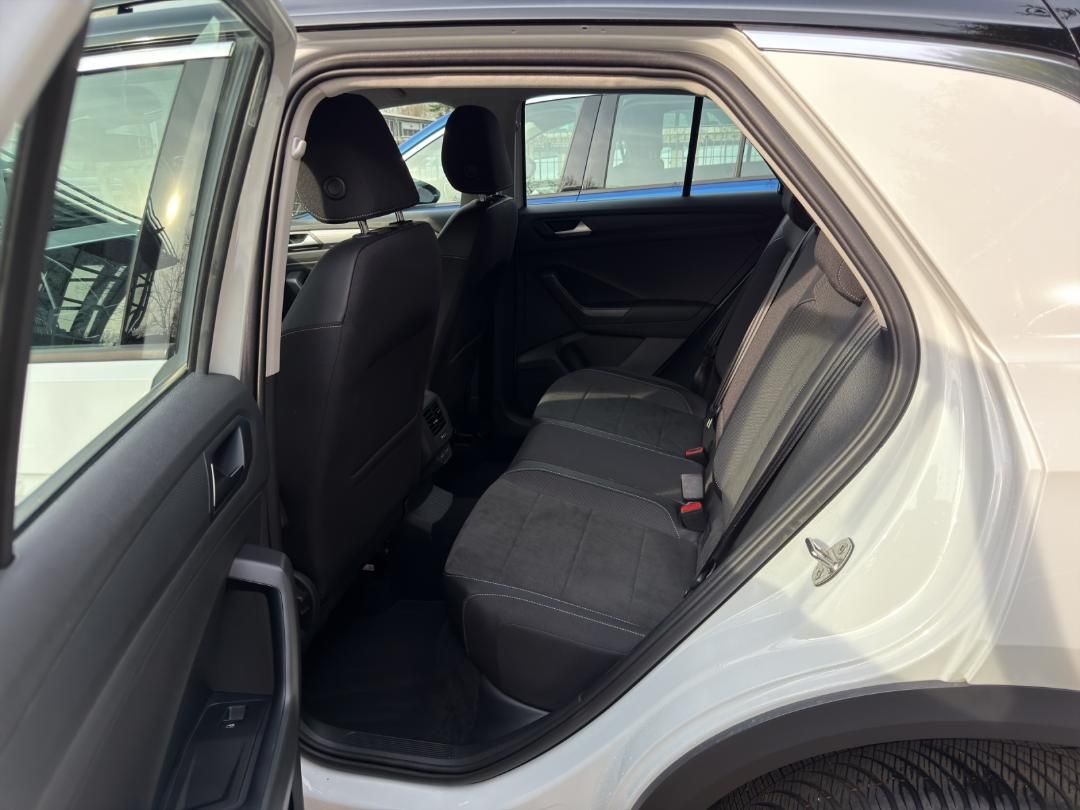 Fahrzeugabbildung Volkswagen T-ROC Style 1.5 TSI DSG,AHK,IQ-Light,el.Kofferr.