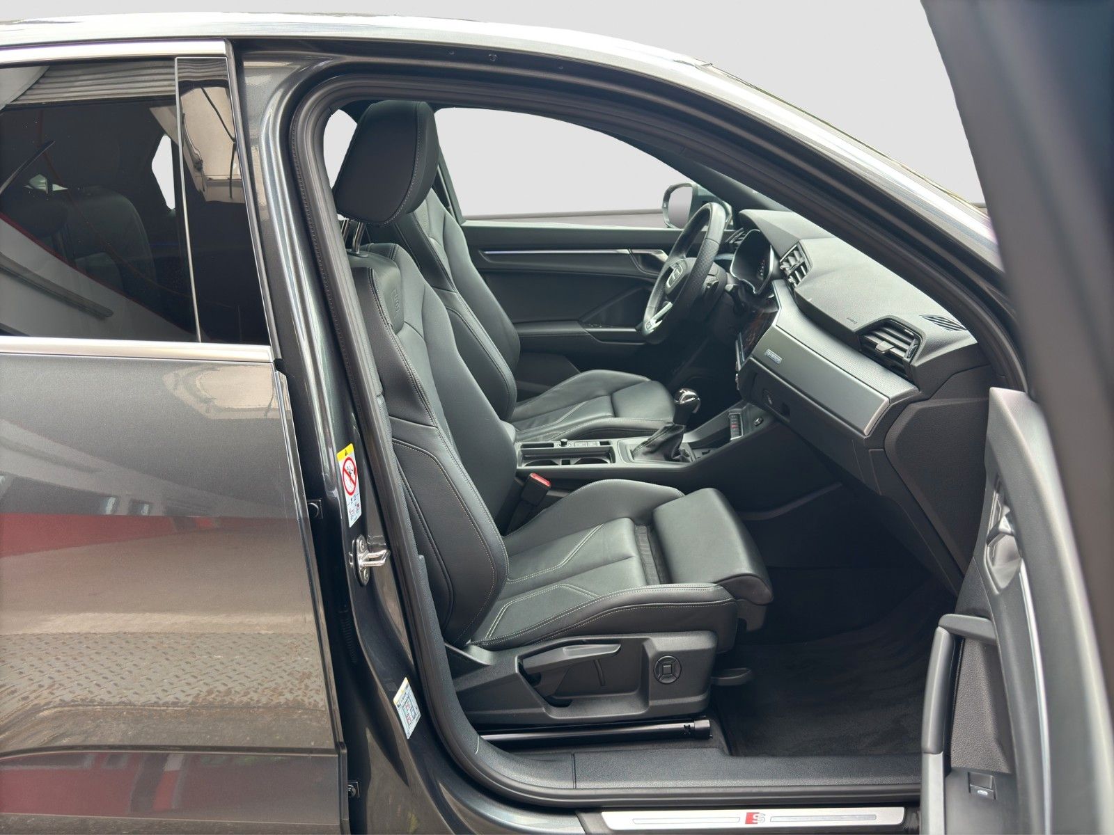 Audi Q3 SB 40TFSI QUATTRO S-LINE ACC PANO SONOS AHK foto 9