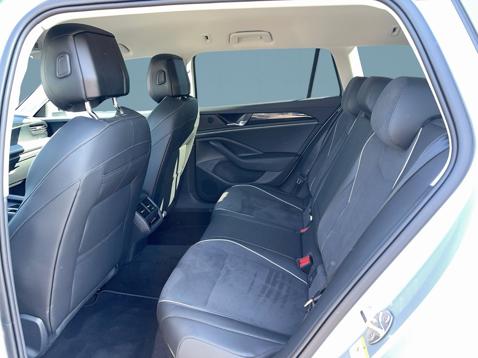 Volkswagen Passat - Bild 11