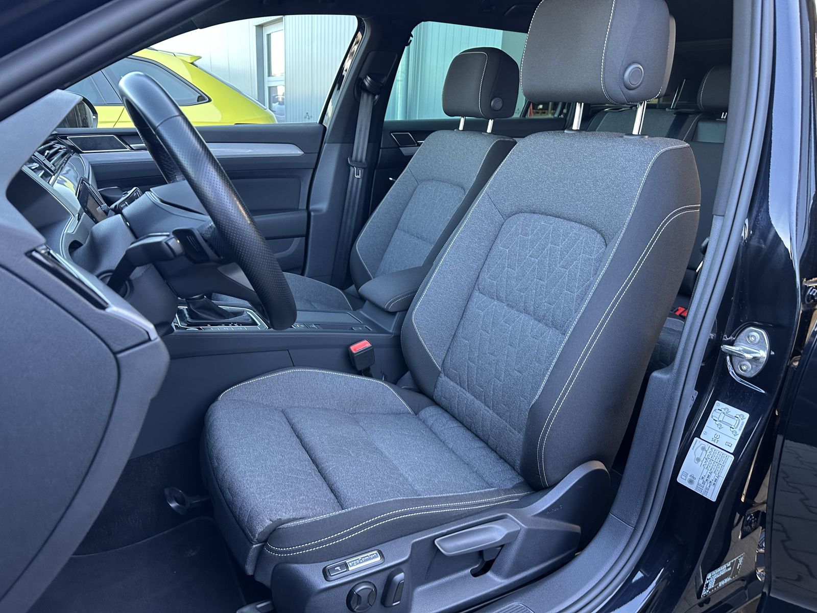 Fahrzeugabbildung Volkswagen Passat Variant GTE NAV+LED+AHK+HEADUP+DCC+18ZOLL