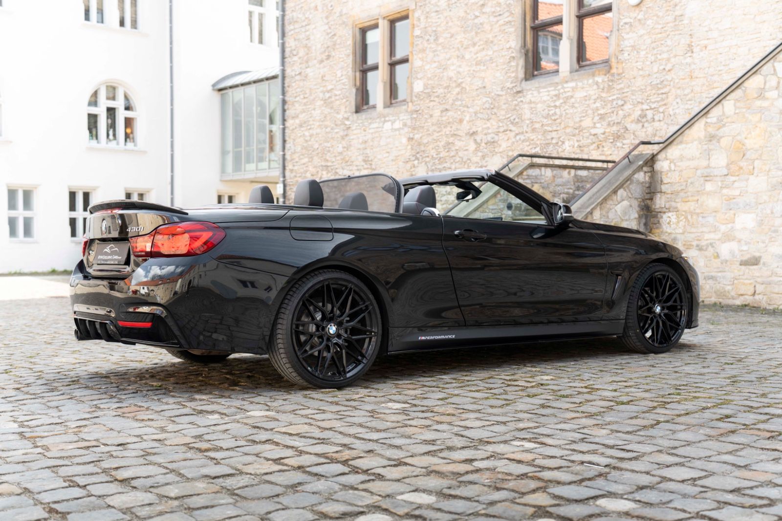 Fahrzeugabbildung BMW 430I Kabrio M-Performance H&K LED HUD CARBON KAM