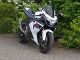 Suzuki GSX-R 1000 - SUZUKI R1
