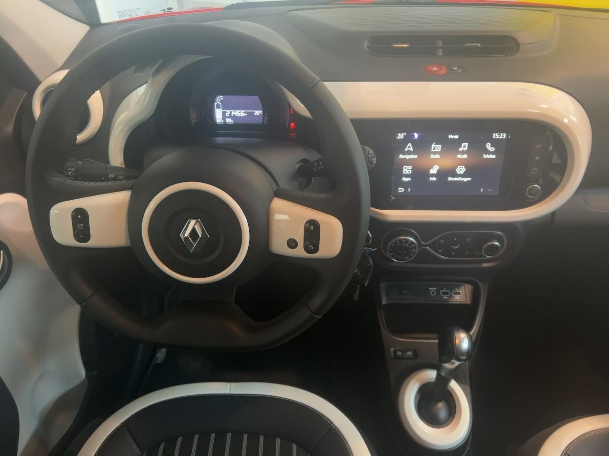 Fahrzeugabbildung Renault Twingo E-TECH Techno GJR SHZ Kamera