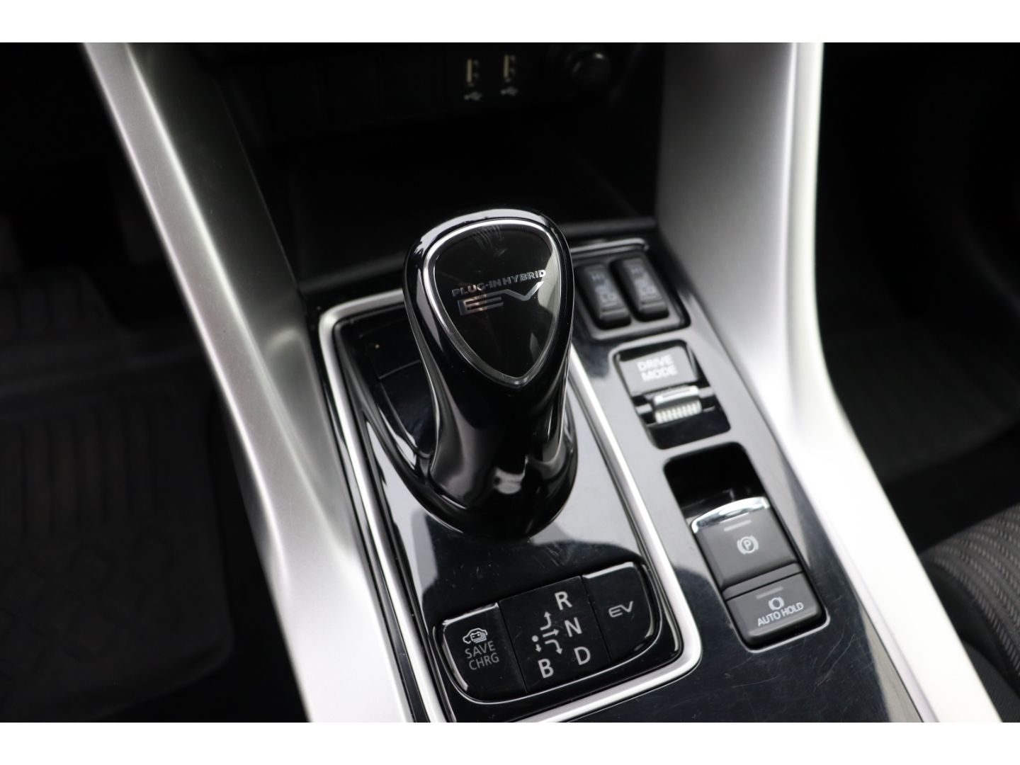Fahrzeugabbildung Mitsubishi Eclipse Cross 2.4 Basis Hybrid 4WD
