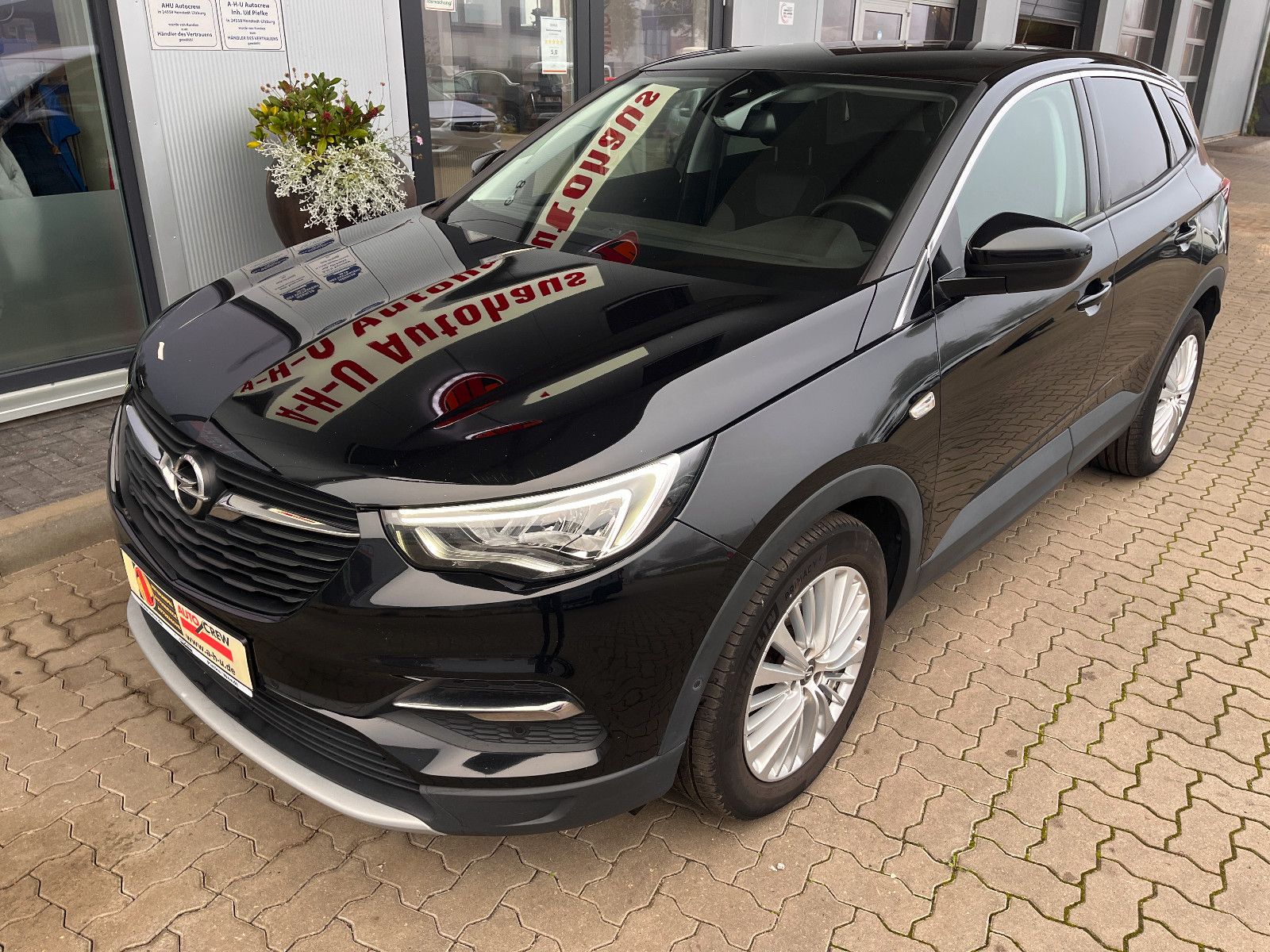 Fahrzeugabbildung Opel Grandland (X) 1.6 Turbo Automatik