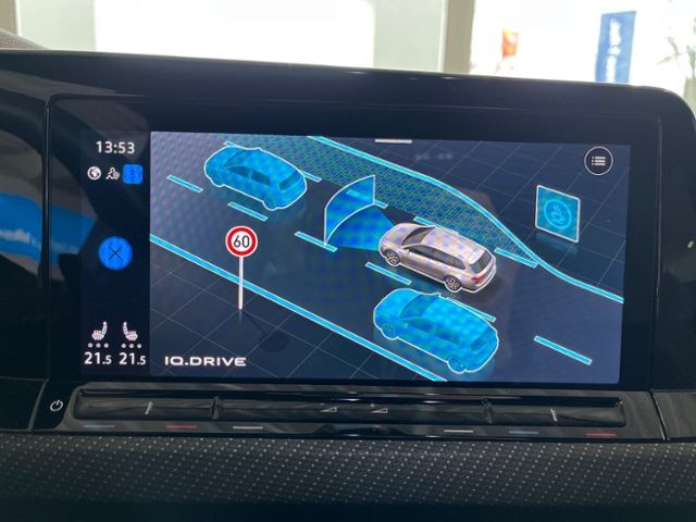 Fahrzeugabbildung Volkswagen Golf Variant VIII R 2.0 TSI DSG 4Motion IQ.DRIVE