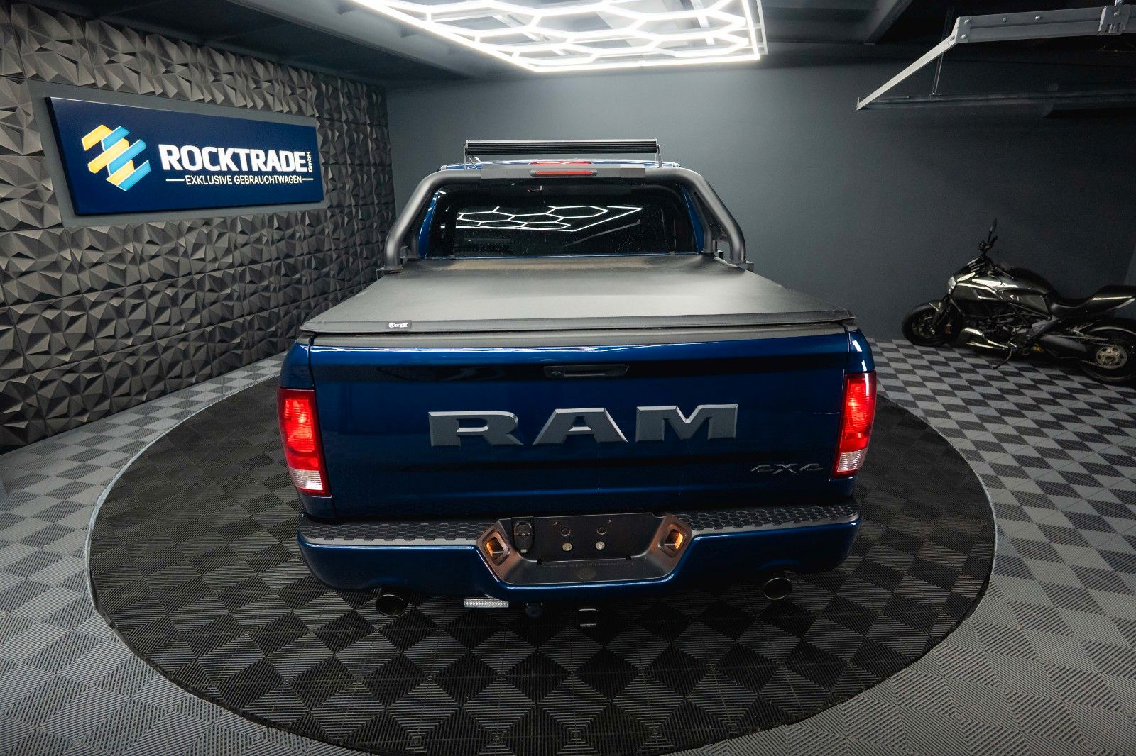 Fahrzeugabbildung Dodge RAM 5.7 V8 HEMI 4x4 OFFROAD Night-Paket *LED*AHK