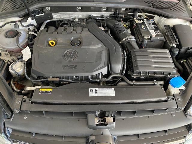 Golf VII Highline R-Line 1.5 TSI LED+NAVI