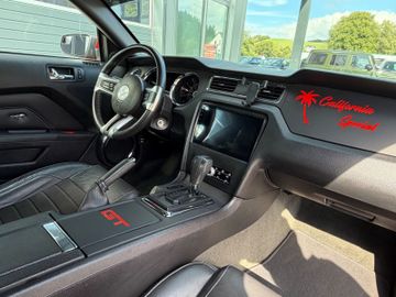Ford Mustang - 8