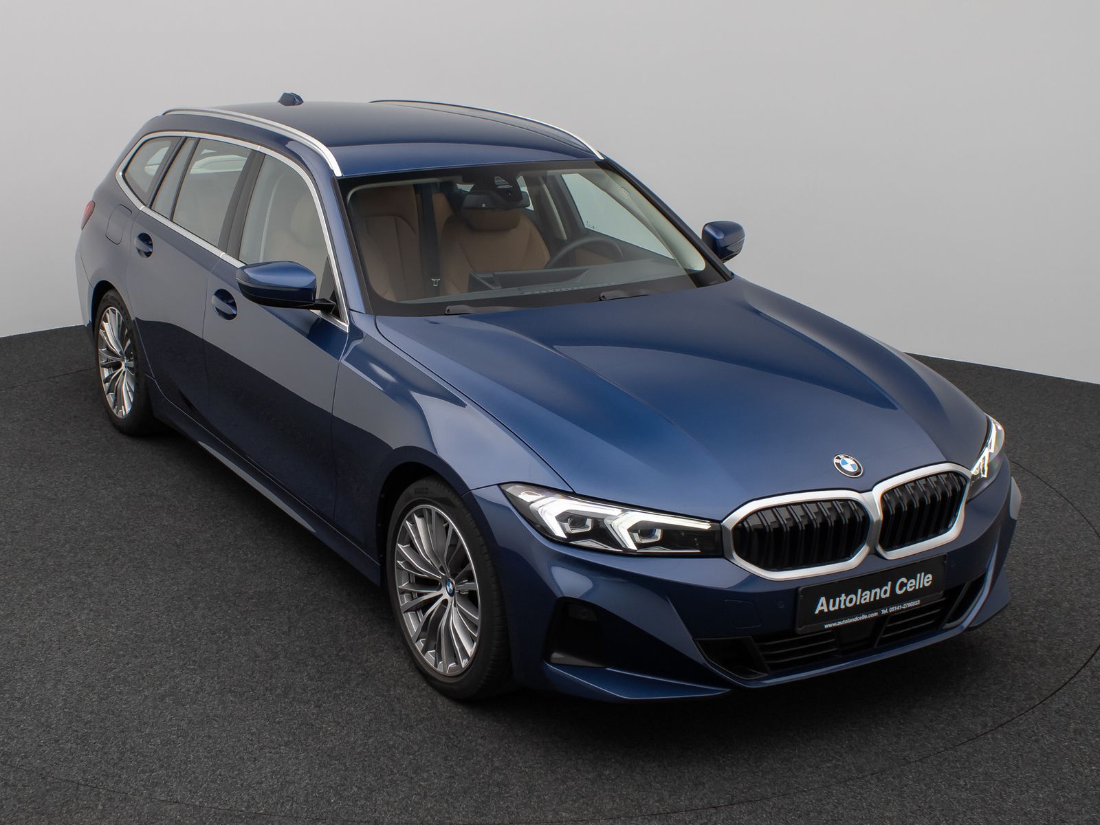 Fahrzeugabbildung BMW 320d Individual DAB HiFi Leder AHK Alarm Sport