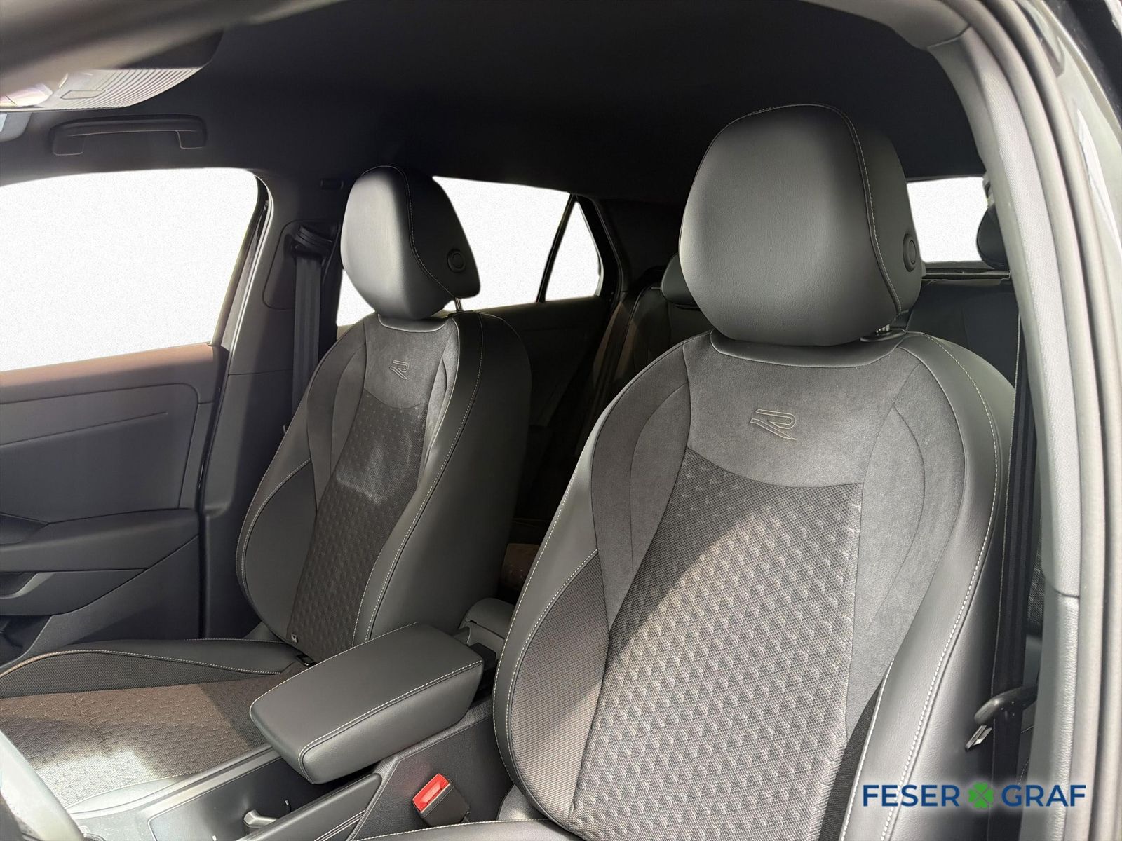Volkswagen T-Roc - Bild 11