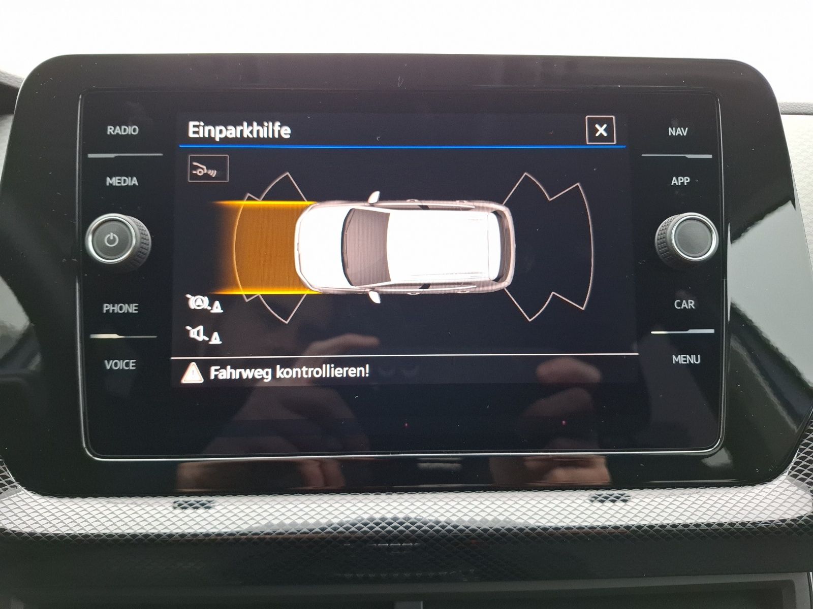 Fahrzeugabbildung Volkswagen T-Cross TSI Life LED AID ACC APP RFK SH LM