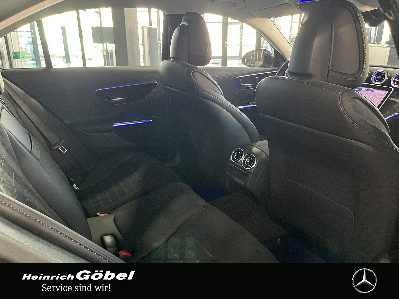 Fahrzeugabbildung Mercedes-Benz C 220 d AMG+DIGITAL.L+360°+MEMORY+CARPLAY+TOTWKL