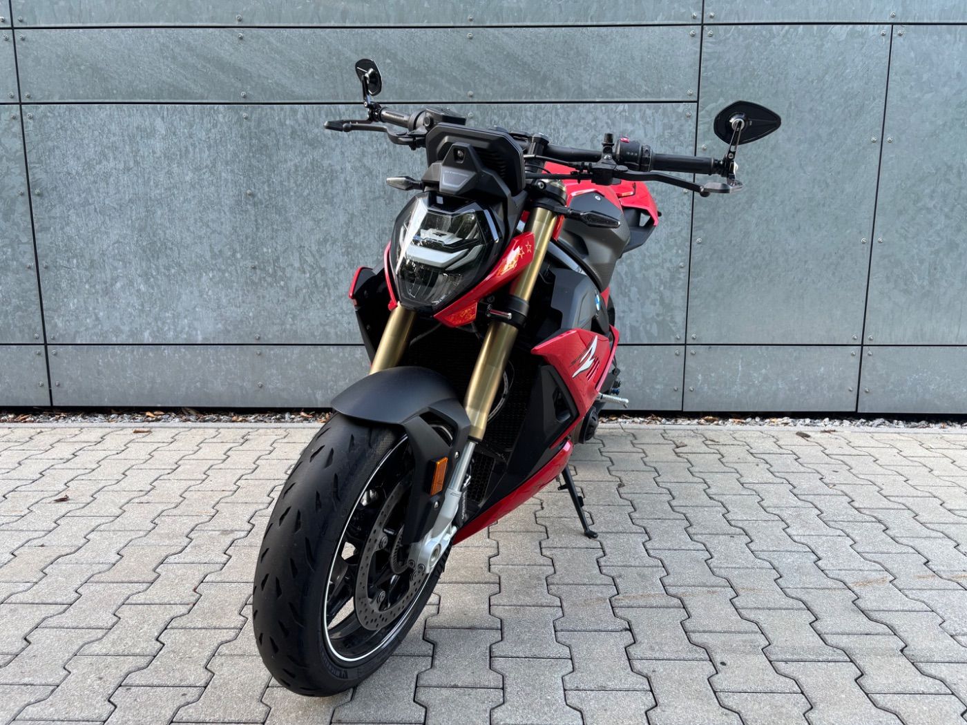Fahrzeugabbildung BMW S 1000 R Dynamikpaket Kurzer Kennzeichenhalter