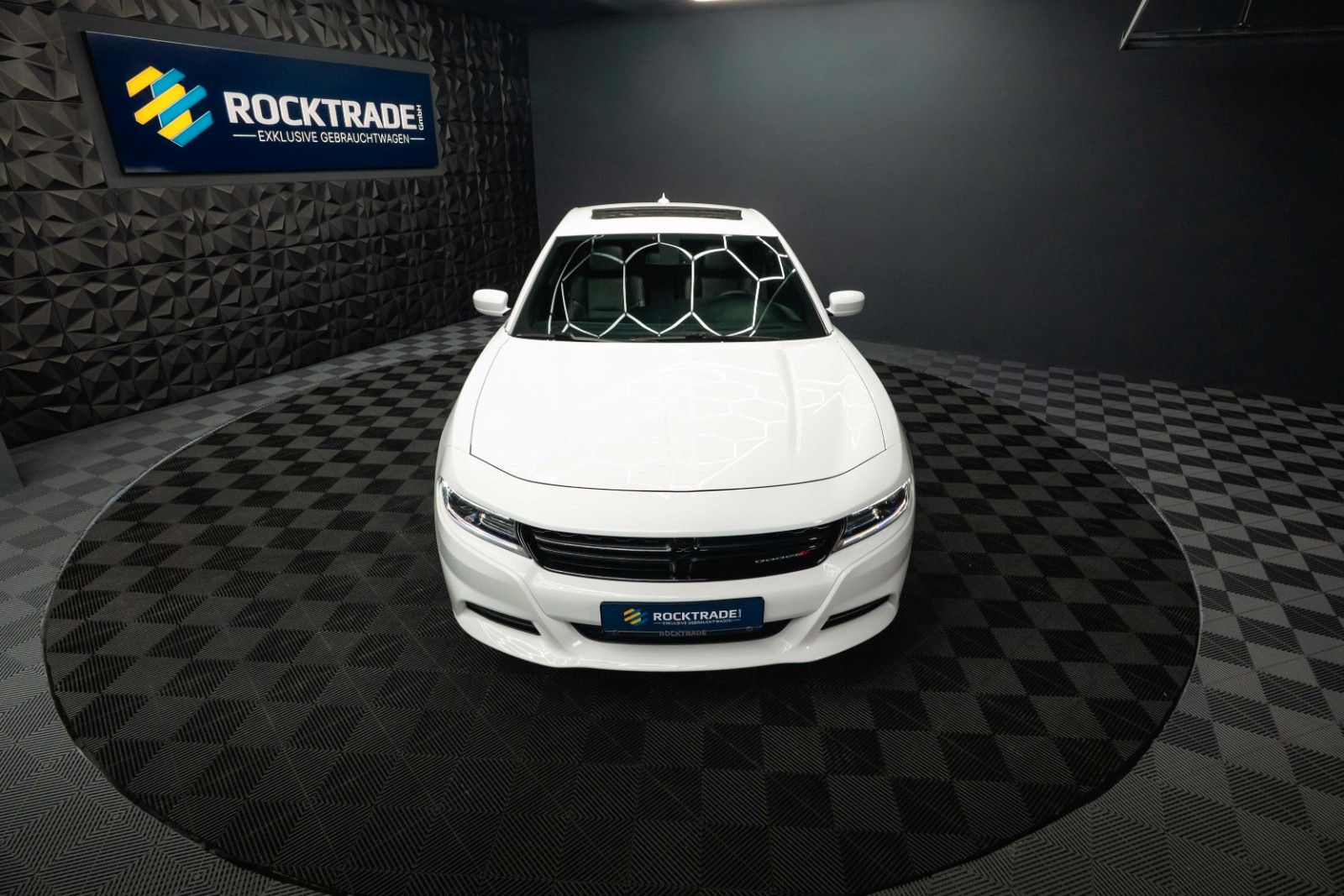 Fahrzeugabbildung Dodge Charger 3.6 Night-Paket | LED | Unfallfrei | 20'