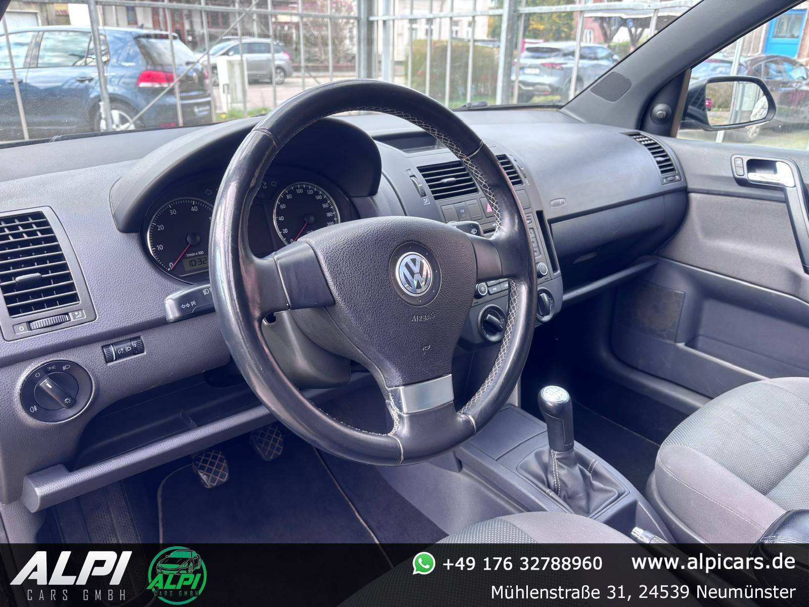 Volkswagen Polo 1.2 Black Edition *TÜV NEU/8-fach bereift*