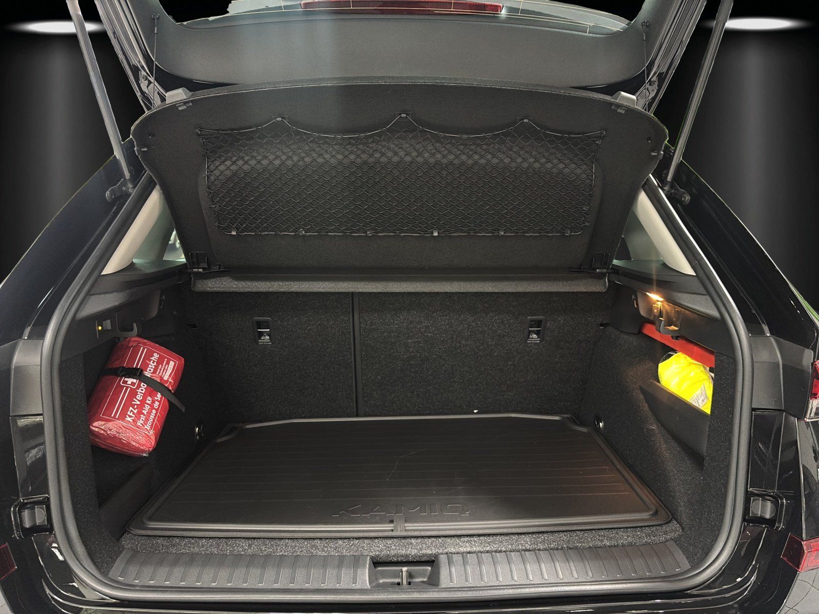 Fahrzeugabbildung SKODA Kamiq Tour 1,0 TSI 70 kW