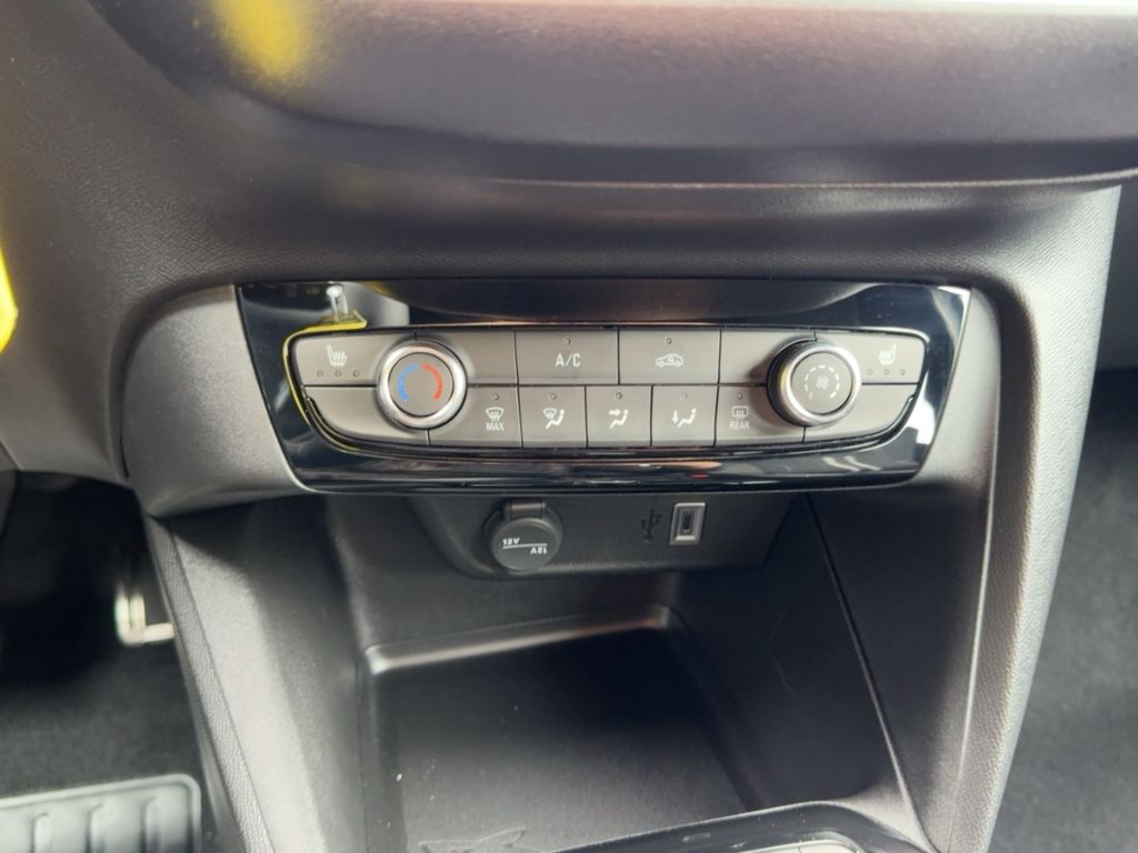 Fahrzeugabbildung Opel Corsa GS Hybrid, Allwetterreifen, Rückfahrkamera
