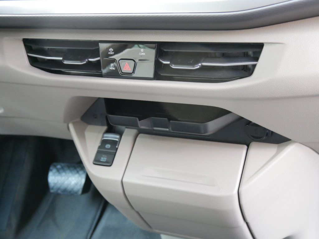 Fahrzeugabbildung Volkswagen T7 California Ocean 2,0 TDI 110kW 7- DSG Navi