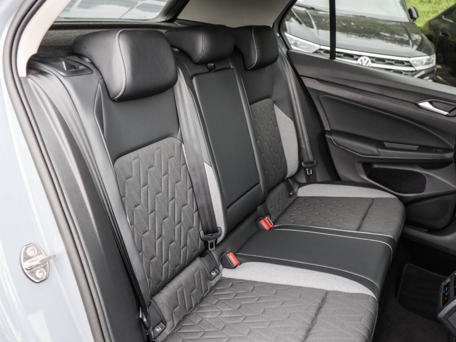 Volkswagen Golf VIII 1.5 eHybrid GOAL KAMERA ACC Carplay foto 4