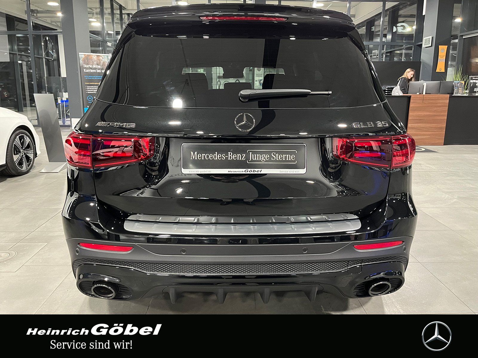 Fahrzeugabbildung Mercedes-Benz GLB 35 4M PANO+HUD+2xNIGHT.P+360°+MEMORY+MULTIB.