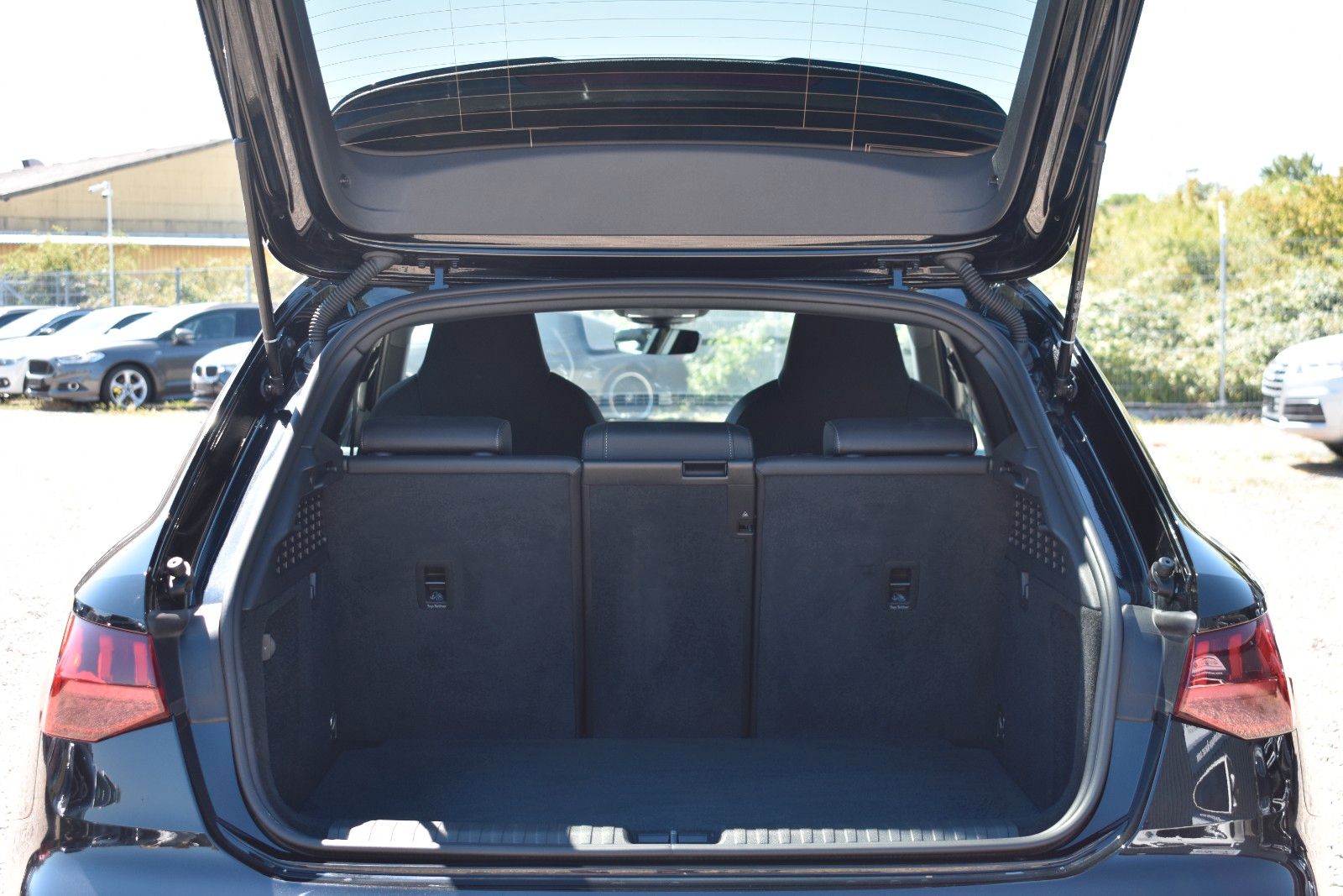Fahrzeugabbildung Audi S3 Sportback 2.0 TFSI Quattro B&O/Virtual/LED