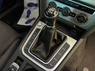 Volkswagen Passat Variant - 11