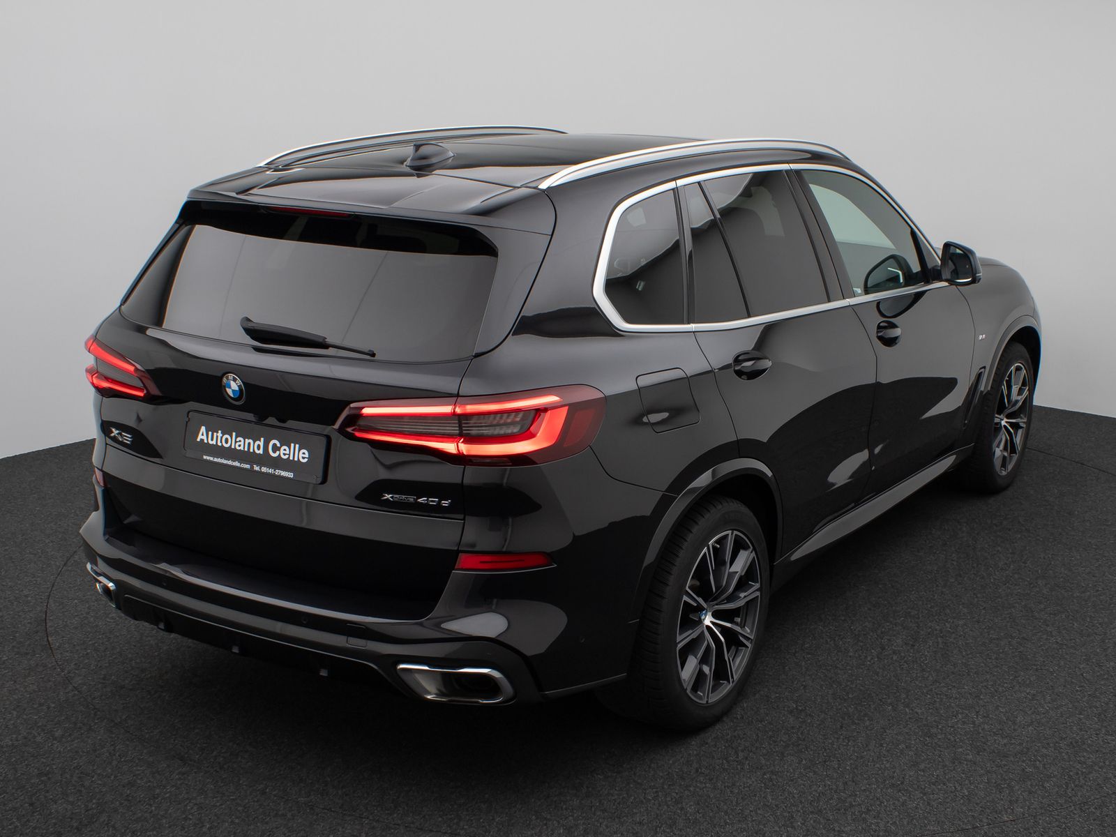 Fahrzeugabbildung BMW X5 xD40d M Sport Panorama 360° HUD DAB HiFi AHK