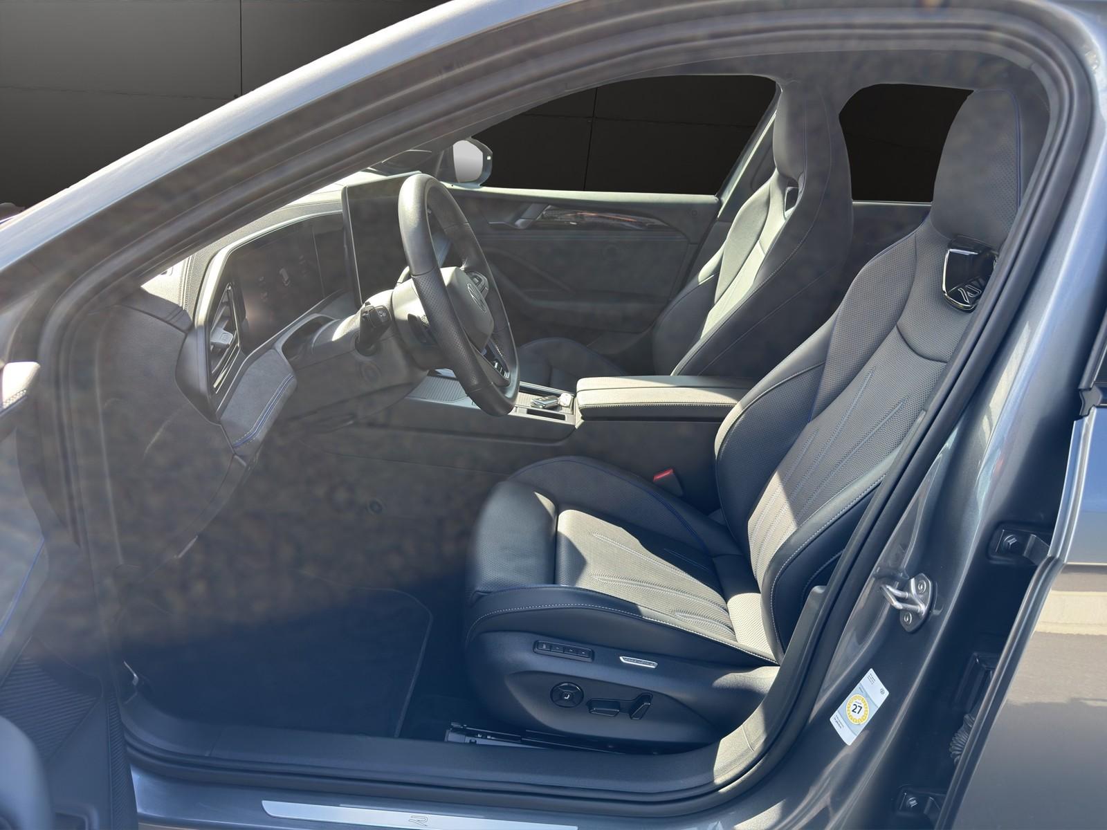 Volkswagen Passat Variant 1.5TSI eHybrid R-Line DSG AHK+Mat