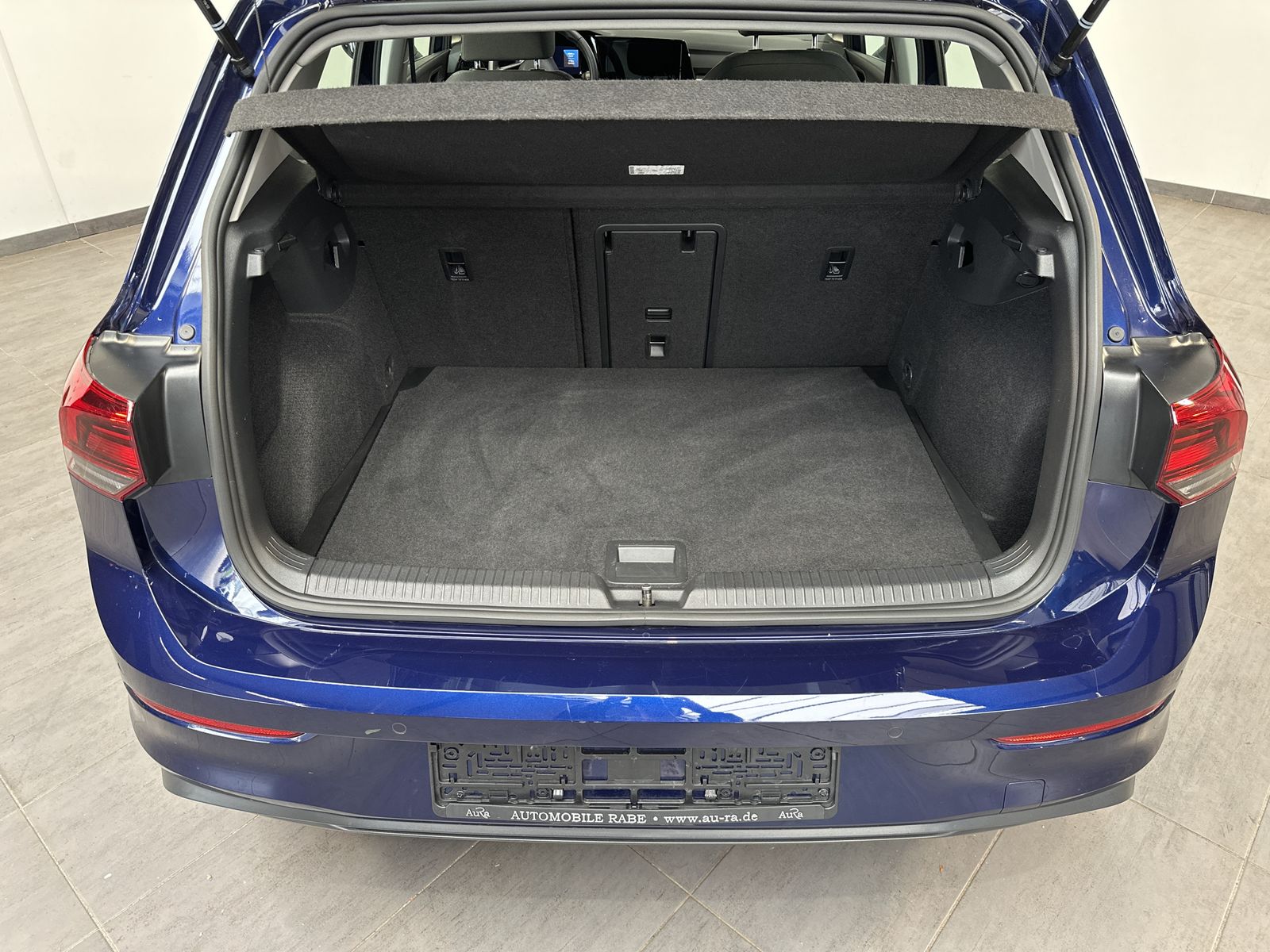 Fahrzeugabbildung Volkswagen Golf 2.0 TDI DSG Life NAV+LED+ACC+SHZ+VCOCKPIT