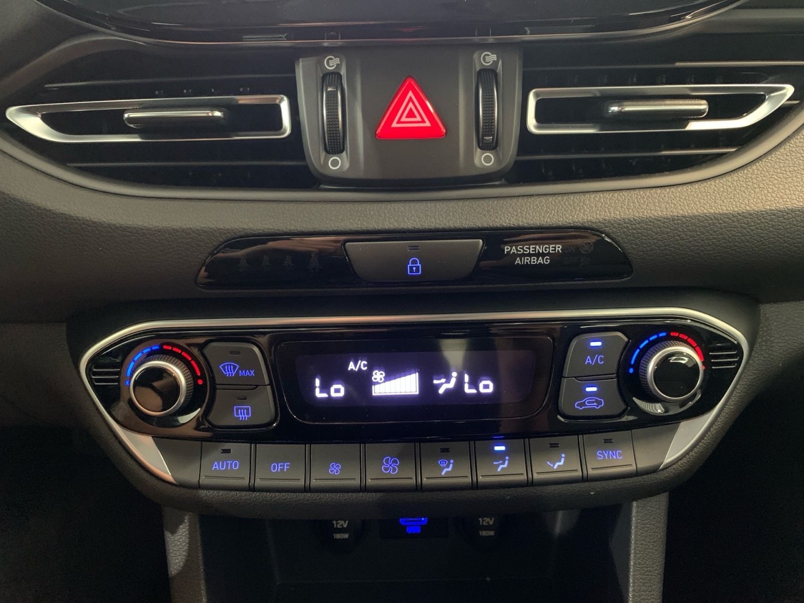 Fahrzeugabbildung Hyundai i30 Kombi 1.0 T-GDI 7-DCT Edition 30