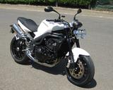 Triumph Speed Triple 1050 mit Brembos- NUR 14.934 km!! - Triumph Motorräder in München