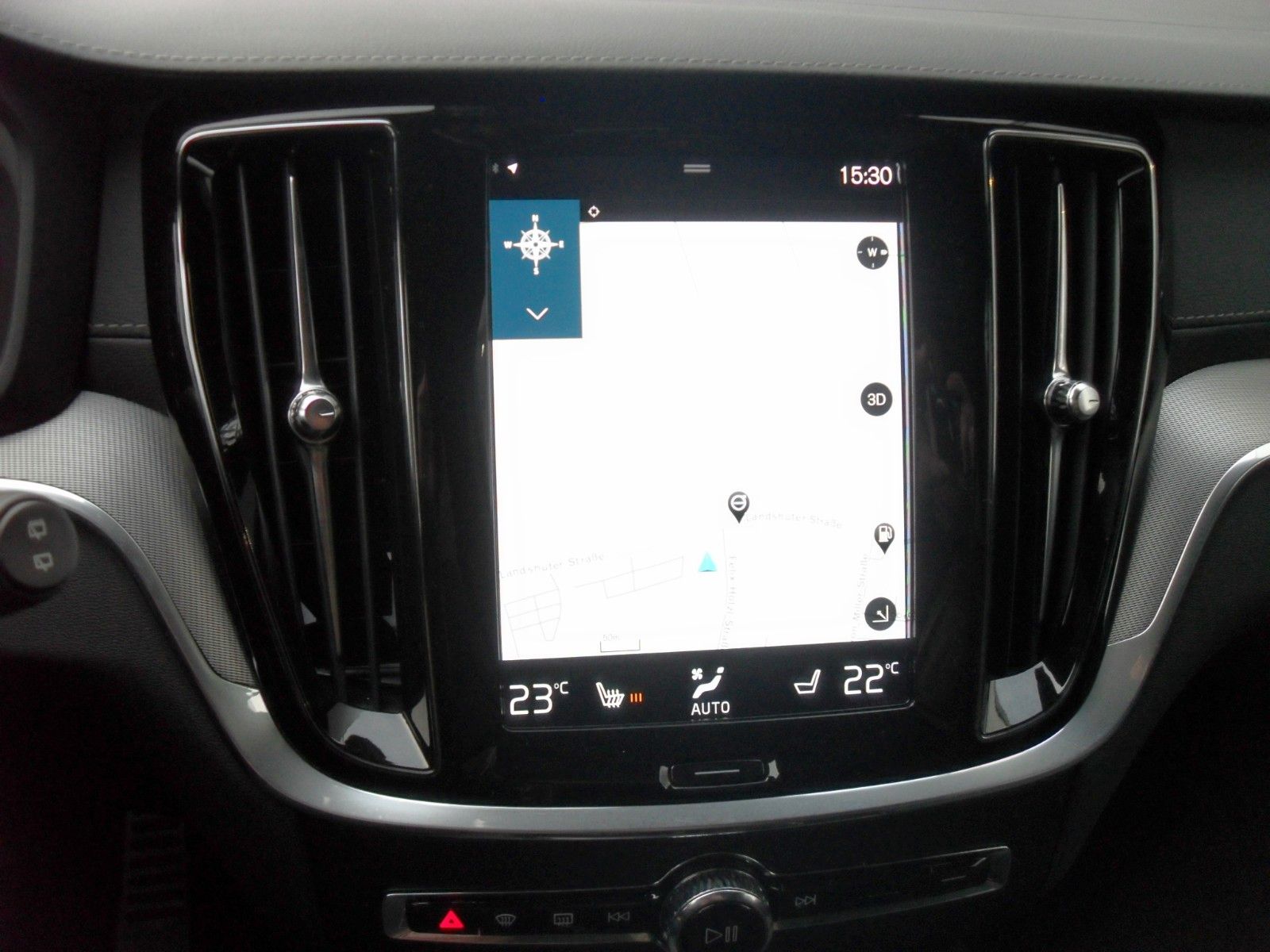 Fahrzeugabbildung Volvo V60 T8 R Design | AWD