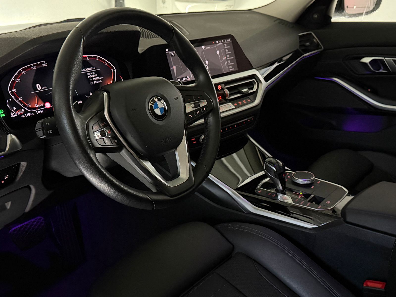 Fahrzeugabbildung BMW 320 d Lim. Sport Line/LED/LIVE COCKPIT/H&K/HuD