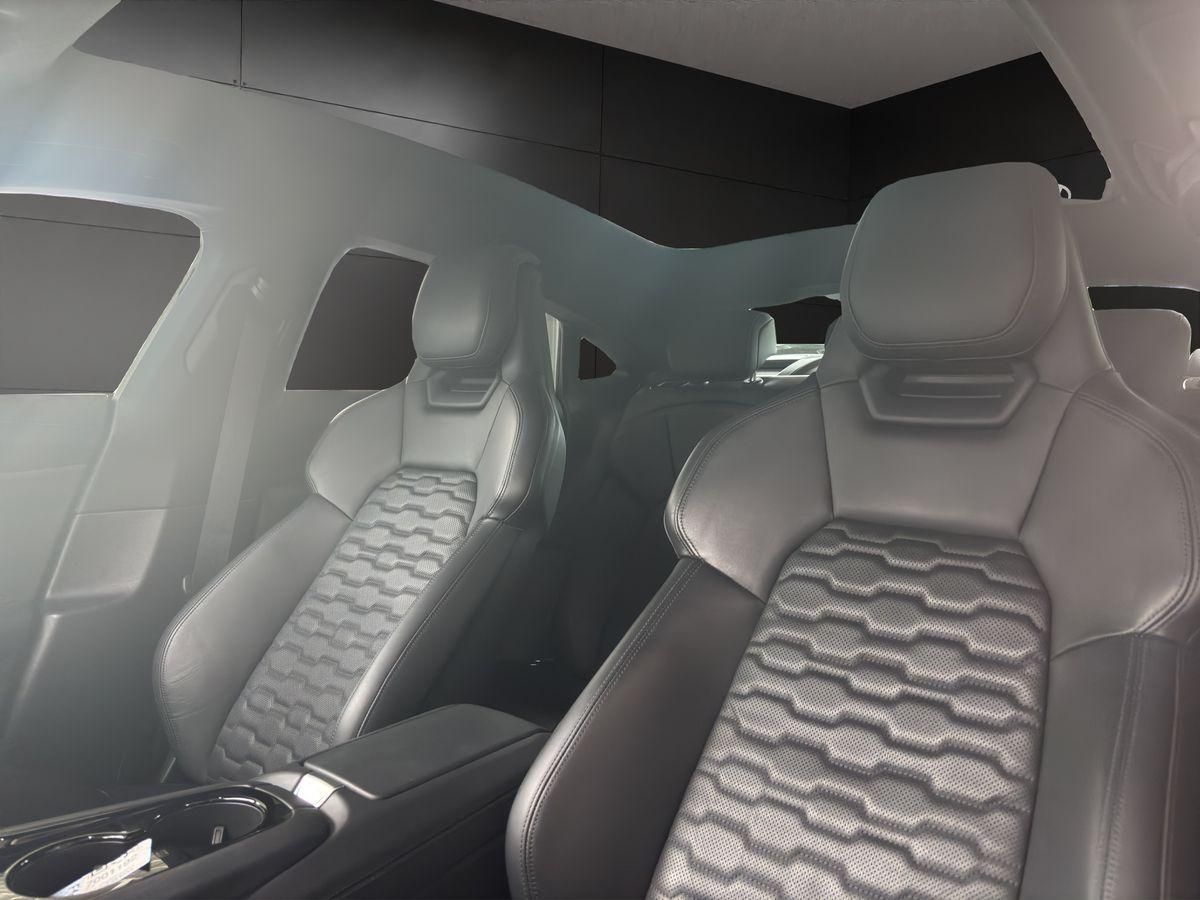 e-tron GT quattro 360° B&O HUD Matrix-LED+Laser