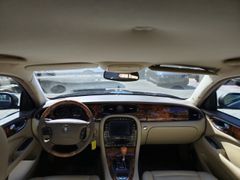 Fahrzeugabbildung XJ 6 3.0