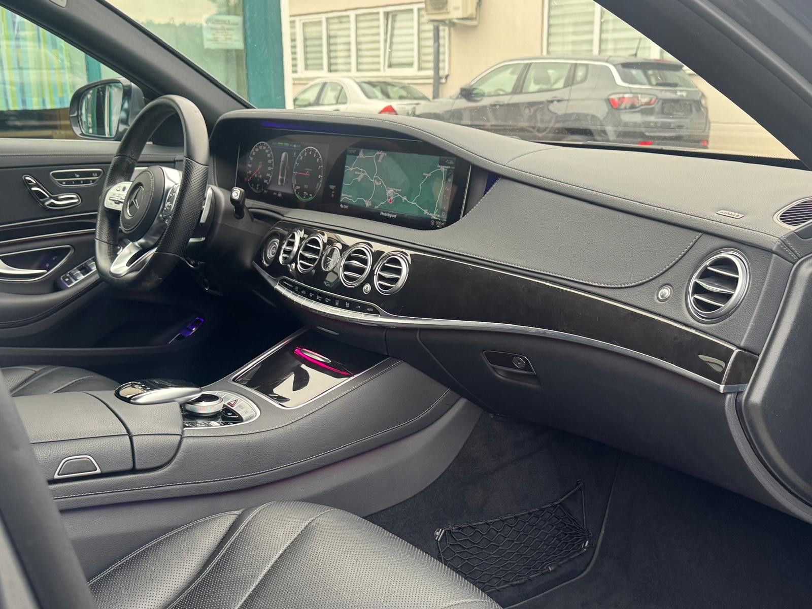 Fahrzeugabbildung Mercedes-Benz S 560 e L AMG-LINE+MEMO+LED+BURM+360°+HEAD-UP+