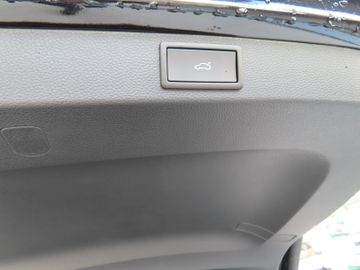 Fotografie 10 des Skoda Karoq Selection 1.5 TSi DSG 5J.-Garantie Navi AH
