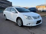 Toyota Avensis 2.2 D Kombi Edition Automatik - weiße Toyota Avensis