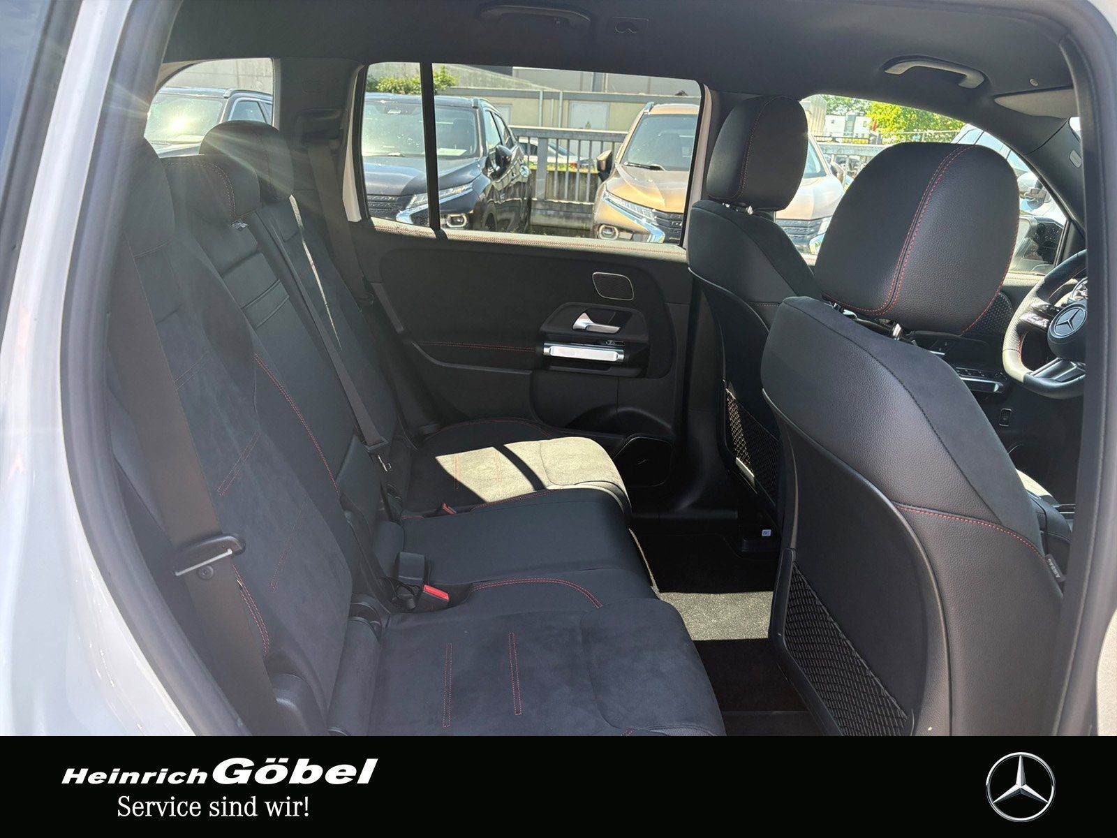 Fahrzeugabbildung Mercedes-Benz EQB 300 AMG-LINE HEAD-UP*BURMESTER*360°*MEMORY