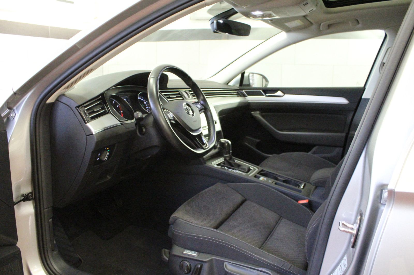 Fahrzeugabbildung Volkswagen Passat Variant 1.8 TSI DSG Comfortline Variant