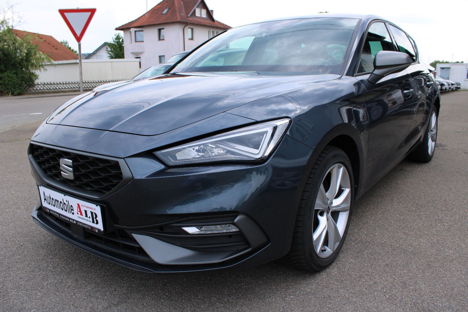 Seat Leon FR e-Hybrid *1.HAND*LED*DAB*KAMERA*AHK*MWST