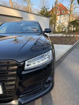 Audi A8 3.0  Audi exclusive  21 Zoll Audi Felgen - Audi A8 mit Diesel-Antrieb: Schwarz