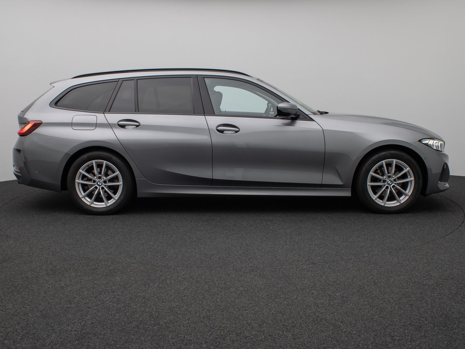 Fahrzeugabbildung BMW 320d Kamera DAB HiFi Fernlichtassist Stop&Go LED